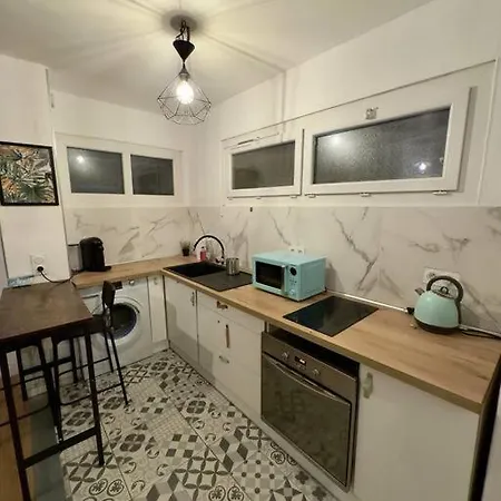 Apartment Charmant Studio Plus